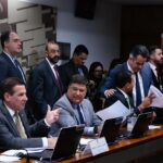 Comissão do Senado aprova projeto que isenta IR para quem ganha até R$ 5 mil